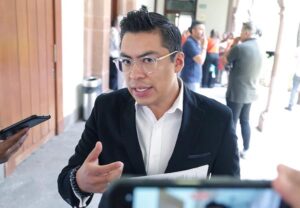 LA CIUDADANÍA DEBE ESTAR INFORMADA SOBRE LOS DIFERENTES CANDIDATOS PARA QUE PUEDA EMITIR SU VOTO EN LA ELECCIÓN A LAS PERSONAS JUZGADORAS DEL PODER JUDICIAL