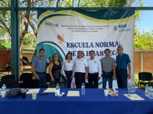 Ayuntamiento de Tamazunchale refrenda compromiso con la educación y valores patrios