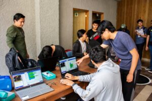 Estudiantes de la UASLP demuestran sus habilidades tecnológicas en el Concurso de Robótica 