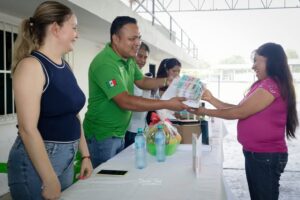 Alcaldesa de Matlapa refrenda compromiso con CONAFE y la educación comunitaria