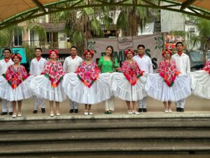Tamazunchale celebra a papás con música y tradición