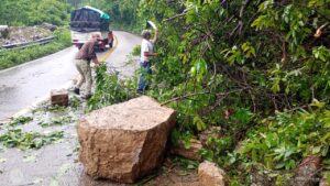 Atiende PC deslaves y refuerza vigilancia por lluvias en Tamazunchale