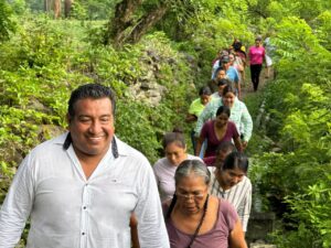 Alcalde de Tamazunchale  visita Tlacuilola  para dialogar con vecinos y avanzar en proyectos