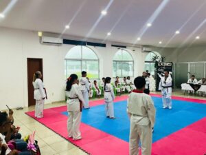 Alumnos de ITOM Matlapa alcanzan cinta negra en Taekwondo