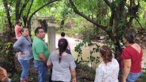 Supervisa Alcalde Adelaido Cabañas arroyo de Loma Bonita ante riesgos por lluvias