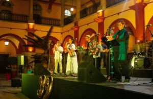 Grupo Axtla celebra 40 años de música y tradición universitaria con concierto