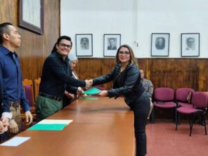 DOCENTES DE LA ESCUELA NORMAL DEL ESTADO RECIBEN RECONOCIMIENTO