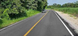 CONCLUYE GOBIERNO ESTATAL REHABILITACIÓN DE CAMINO A TAMBACA EN TAMASOPO