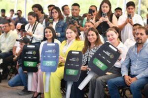 Gobierno estatal entrega dos patrullas al municipio de Matlapa