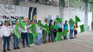 Adelaido Cabañas atiende compromiso con Huichapa Vega Larga e inicia rehabilitación de comedor comunitario
