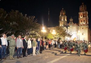 ENCIENDE EL CONGRESO DEL ESTADO ILUMINACION EN EDIFICIO LEGISLATIVO DE JARDÍN HIDALGO CON MOTIVOS PATRIOS