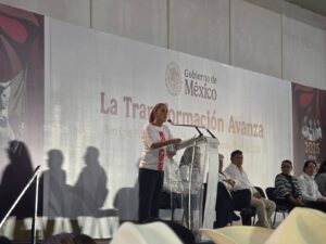 Adelaido Cabañas acompaña a Sheinbaum en su informe presidencial