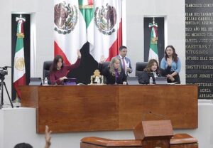 RECIBE LA DIRECTIVA DEL CONGRESO DEL ESTADO EL INFORME CORRESPONDIENTE AL CUARTO AÑO DE GOBIERNO DEL PODER EJECUTIVO, EN SESIÓN SOLEMNE