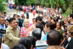 RICARDO GALLARDO ENTREGA APOYOS EN AXTLA, ARRIBAN CAMIONES CON ELECTRODOMÉSTICOS