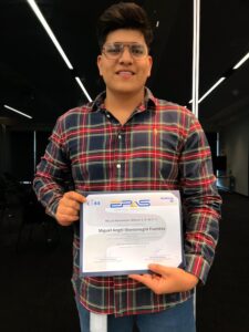 Egresado de Ingeniería de la UASLP recibe premio internacional por innovación en sistemas automotrices