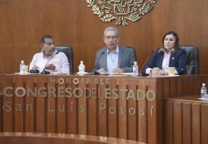 CON EL RESPALDO DEL SNTE, EL DIP. CRISÓGONO PÉREZ LÓPEZ PRESENTÓ LA INICIATIVA PARA CREAR LA LEY PARA LA PROTECCIÓN DE LA INTEGRIDAD, DERECHOS Y ESTABILIDAD LABORAL DEL PERSONAL EDUCATIVO EN EL ESTADO