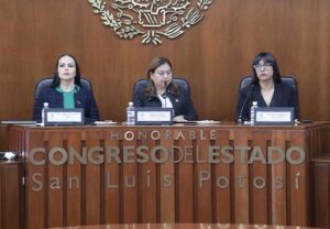COMPARECE LA TITULAR DE SEDUVOP, LETICIA VARGAS TINAJERO CON MOTIVO DE LA GLOSA DEL IV INFORME DE GOBIERNO DEL ESTADO.