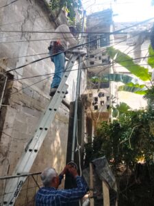 Evalúa daños alumbrado público en zonas afectadas por inundaciones