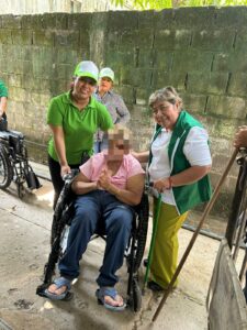 DIF Estatal y Municipal Entregan Apoyos Funcionales a Damnificados