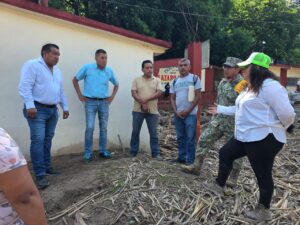 Adelaido Cabañas visita telesecundaria afectada y garantiza apoyo municipal