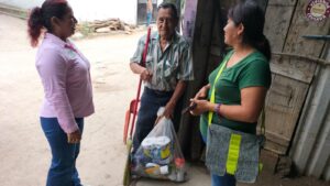 DIF Municipal de Tamazunchale entrega apoyos a damnificados en Ojoxío Tamán