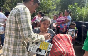 Gobierno del Estado refuerza apoyo a familias afectadas por lluvias en Xilitla