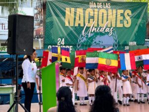 Impulsan educación en valores con emotivo evento por el Día de la ONU