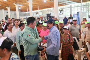 RICARDO GALLARDO LES CUMPLE A DAMNIFICADOS DE TAMAZUNCHALE Y MATLAPA CON PROGRAMA “FUERZA HUASTECA”