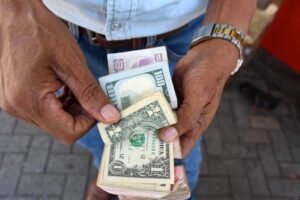 POTOSINAS Y POTOSINOS EN EL EXTRANJERO MANTIENEN SU APOYO A FAMILIAS MEDIANTE REMESAS