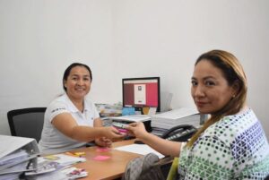 LLEVA GOBIERNO DEL ESTADO MÁS APOYO CON TARJETAS ROSAS A MUJERES POTOSINAS