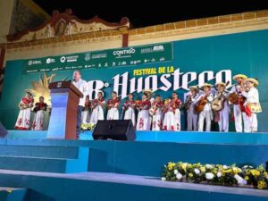 SAN LUIS BRILLA EN EL FESTIVAL DE LA HUASTECA