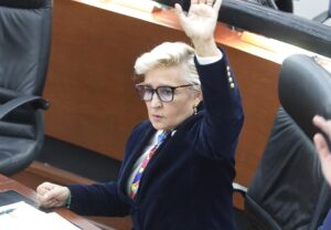 Ante la crisis de recursos para salud por parte del gobierno federal, el gobierno de slp ha salido al frente para no dejar solos a los ciudadanos: Dip. Frinné Azuara Yarzábal