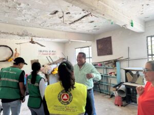 Alcalde Supervisa Infraestructura Escolar en Tamán