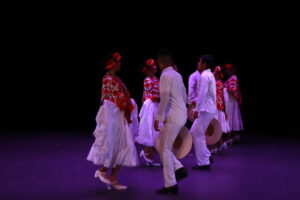 INVITAN A FUNCIONES DE DANZA FOLCLÓRICA “AIRES REVOLUCIONARIOS”