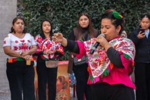 UASLP inaugura el Mercadito Trenzar para promover el arte y la cultura indígena en el Museo Universitario