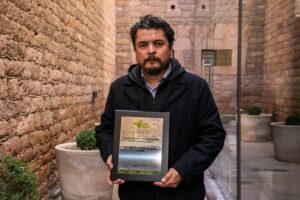 Dr. Nahúm Medellín recibe premio de COPOCYT por su trayectoria en investigación sobre tecnología del agua