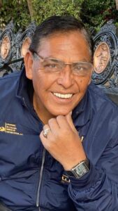 PLÁTICA DE LA PLAZA DE ARMAS CON BERNABÉ ÁVILA RAMÍREZ