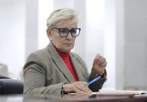 LLAMA DIP. FRINNÉ AZUARA YARZÁBAL A QUE LAS PERSONAS ACUDAN A VACUNARSE CONTRA EL COVID 19 EN LOS CENTROS DE SALUD Y HOSPITALES