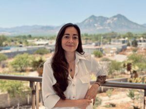 Estudiantes de Mercadotecnia de la UAMRA-UASLP crean “termómetro” para detectar riesgos de hiperestimulación en compras digitales