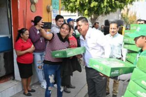 RICARDO GALLARDO CELEBRA CON FAMILIAS EL DÍA DE REYES