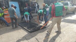 Reparan alcantarilla y devuelven seguridad a Calle Hidalgo