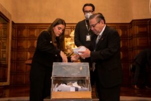 CDU elige a Georgina González Cázares como nueva directora de la Facultad de Derecho de la UASLP