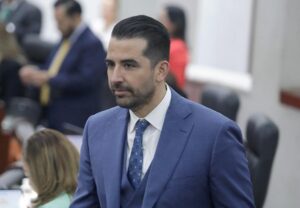DEBE PREVALECER LA REPRESENTACIÓN PROPORCIONAL EN EL CONGRESO DE LA UNIÓN Y SÓLO REVISAR EL CÓMO SE ACCEDE A ESA POSICIÓN