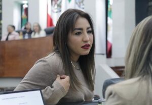 COMISIÓN DE IGUALDAD DE GÉNERO APRUEBA DICTAMEN QUE PROPONE LA CONVOCATORIA PARA EL RECONOCIMIENTO “MATILDE CABRERA IPIÑA DE CORSI”, AÑO 2026.