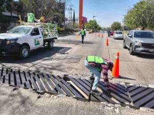 GOBIERNO ESTATAL ATIENDE REJILLA AVERIADA EN RÍO SANTIAGO
