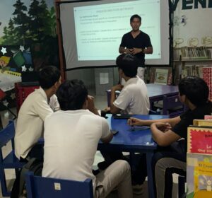 ICAT  entrega constancias a personas privadas de la libertad en Cereso de Tamazunchale