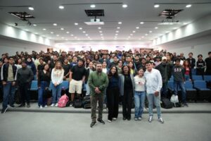 UNIVERSIDAD POLITÉCNICA ACERCA A ESTUDIANTES AL MUNDO INDUSTRIAL