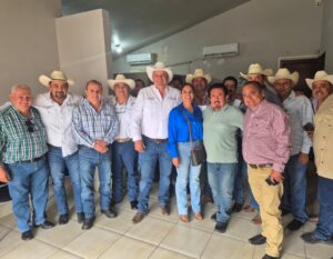 Gobierno estatal respalda cambio en registro ganadero de la Huasteca