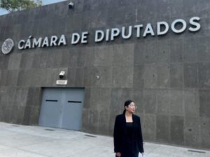 DESTACA ESTUDIANTE POTOSINA EN PARLAMENTO NACIONAL EN SAN LÁZARO