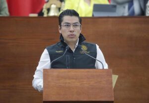 LOS 59 AYUNTAMIENTOS ESTÁN OBLIGADOS A CUMPLIR CON OTORGAR UN SALARIO MÍNIMO DE 14 MIL PESOS A LOS POLICÍAS